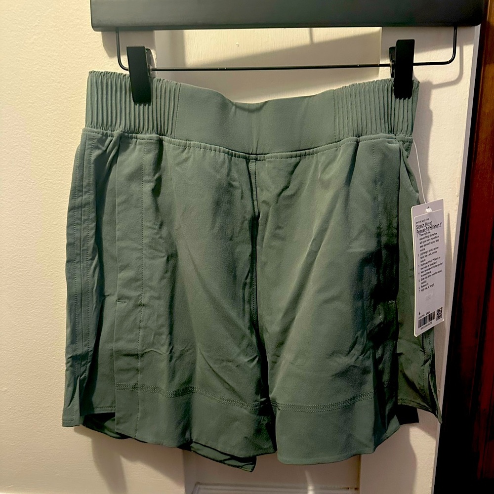 BNWT LuLulemon shorts